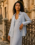 Conjunto de vestido y camisa a rayas azules