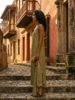 Conjunto de vestido y camisa verde oliva